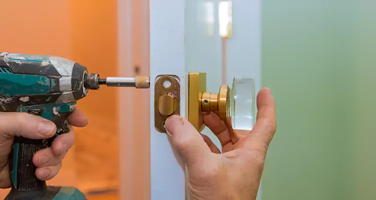 Broken Door Knob Fix in New Smyrna Beach, FL
