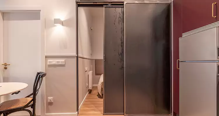 We Fix Closet Sliding Door in New Smyrna Beach, FL 