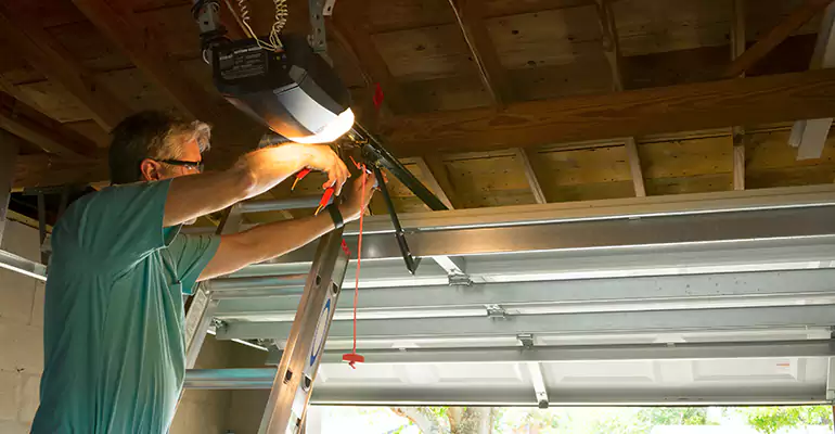 Chamberlain Garage Door Repair in New Smyrna Beach, FL