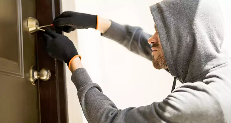 Emergency Motel Lock Repairs—Available 24/7 in New Smyrna Beach, FL